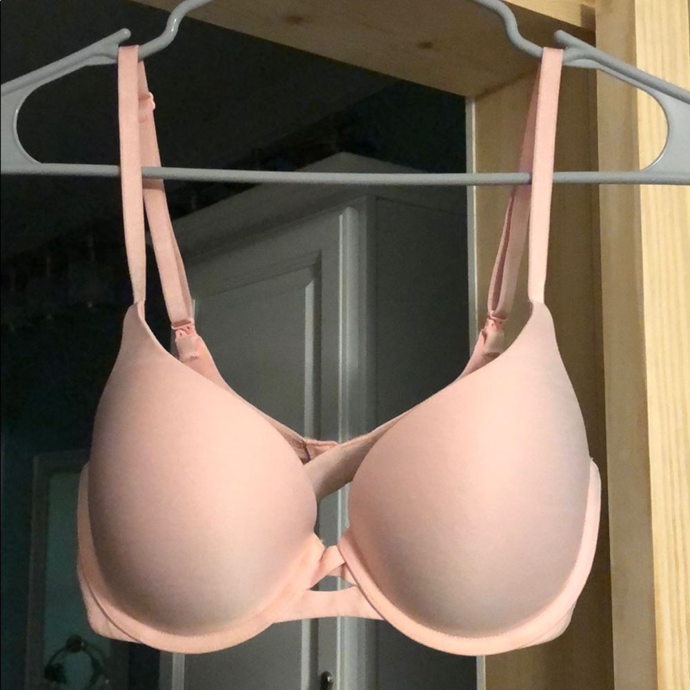 Victoria’s Secret convertible bra size 32D